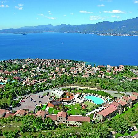 Le Torri Del Garda Familyspa Resort ตอร์รีเดลเบนาโก ภายนอก รูปภาพ