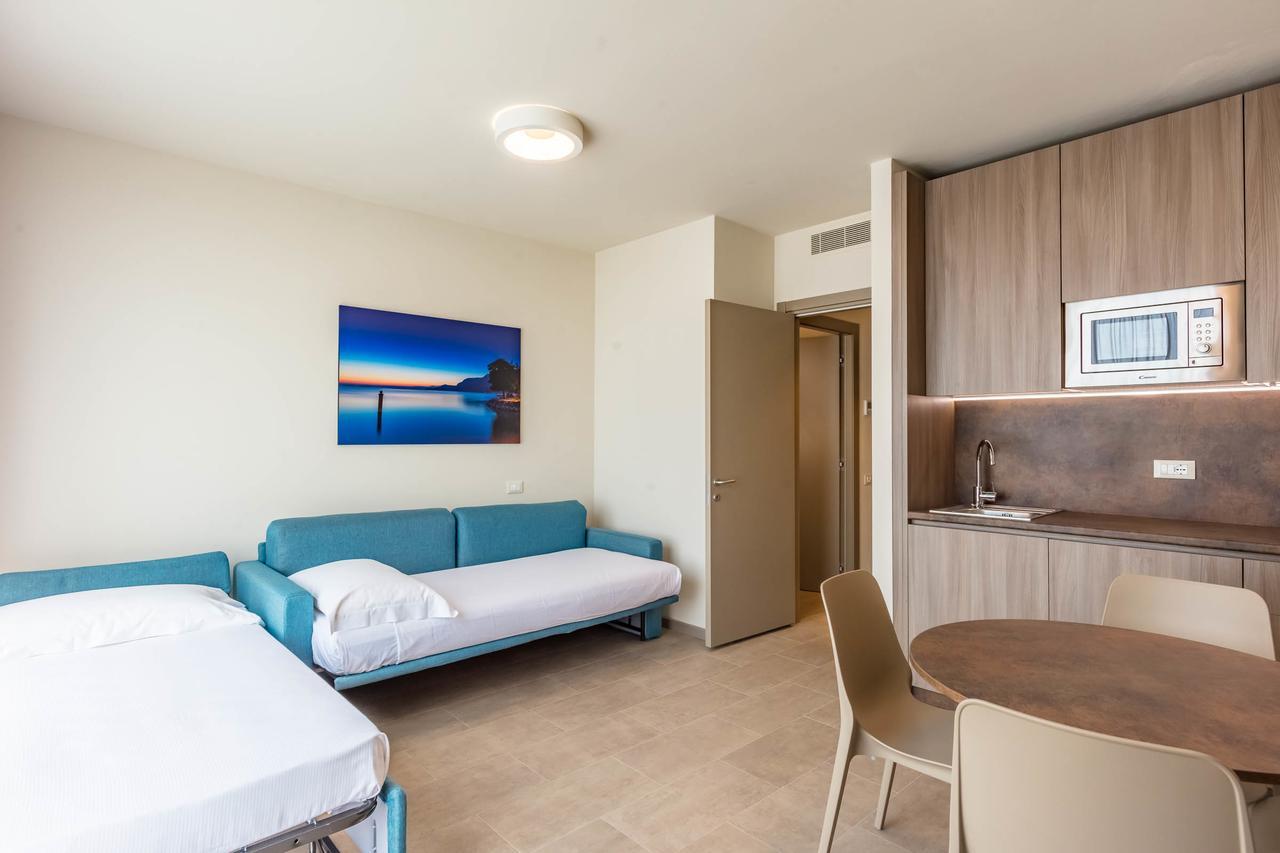 Le Torri Del Garda Familyspa Resort ตอร์รีเดลเบนาโก ภายนอก รูปภาพ