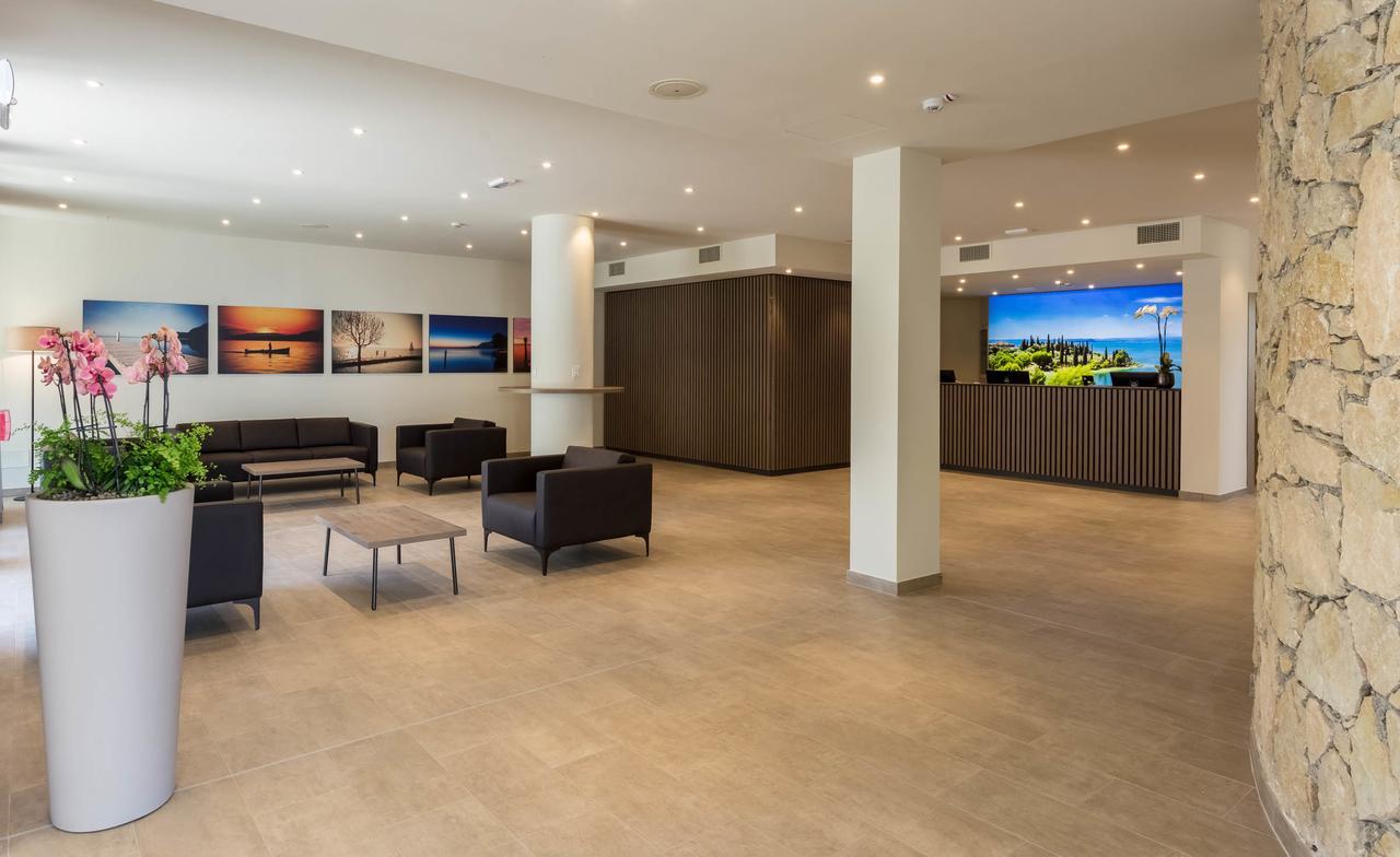 Le Torri Del Garda Familyspa Resort ตอร์รีเดลเบนาโก ภายนอก รูปภาพ