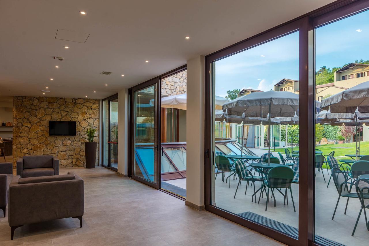 Le Torri Del Garda Familyspa Resort ตอร์รีเดลเบนาโก ภายนอก รูปภาพ