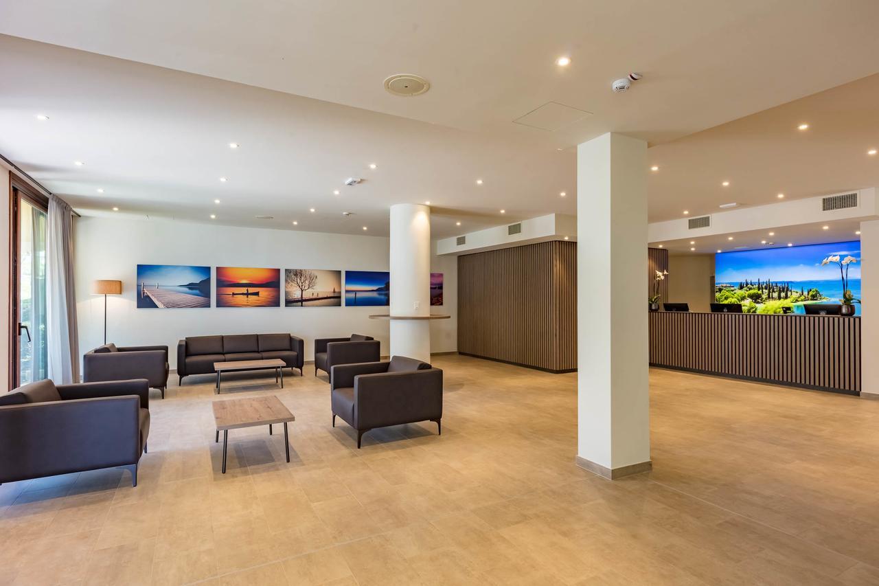 Le Torri Del Garda Familyspa Resort ตอร์รีเดลเบนาโก ภายนอก รูปภาพ