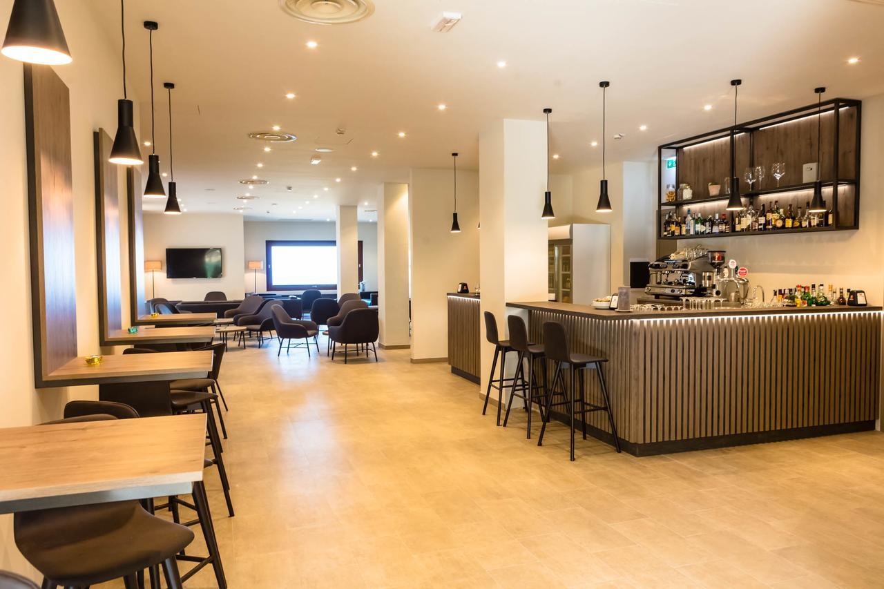 Le Torri Del Garda Familyspa Resort ตอร์รีเดลเบนาโก ภายนอก รูปภาพ