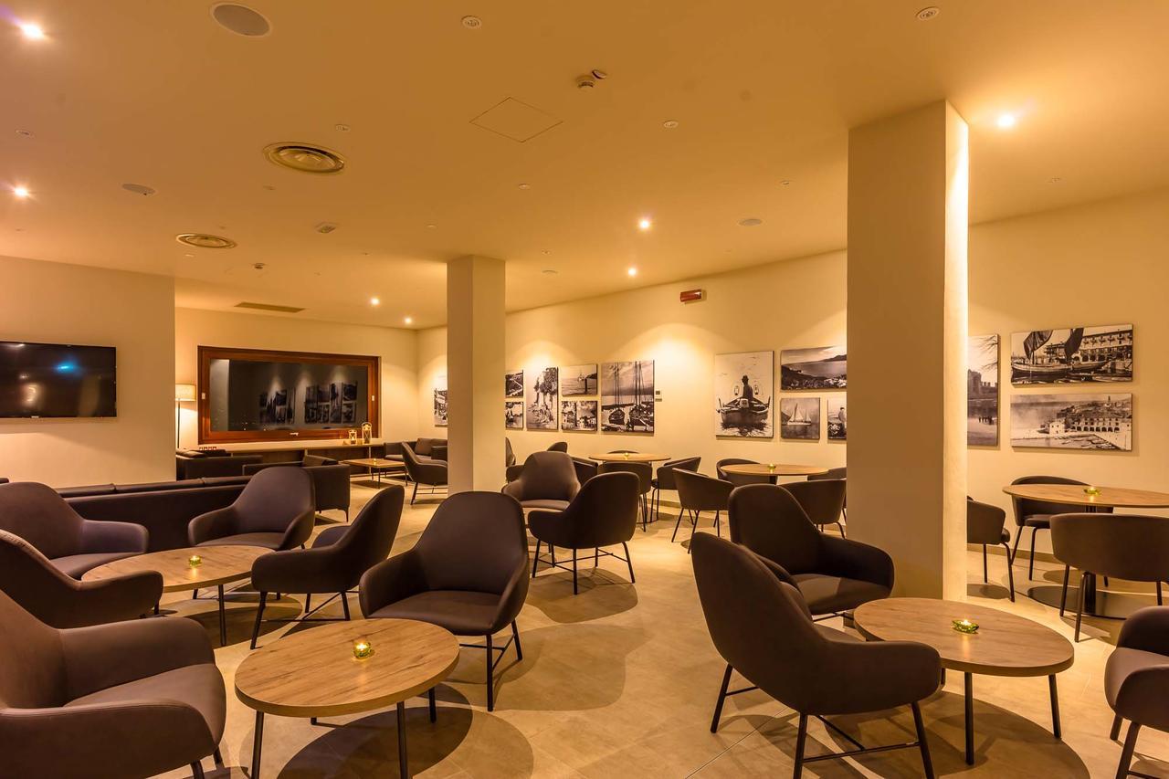 Le Torri Del Garda Familyspa Resort ตอร์รีเดลเบนาโก ภายนอก รูปภาพ