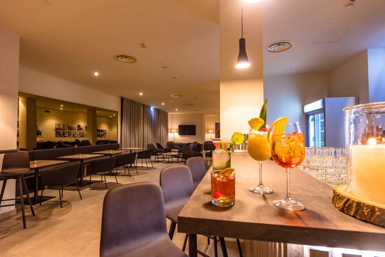 Le Torri Del Garda Familyspa Resort ตอร์รีเดลเบนาโก ภายนอก รูปภาพ
