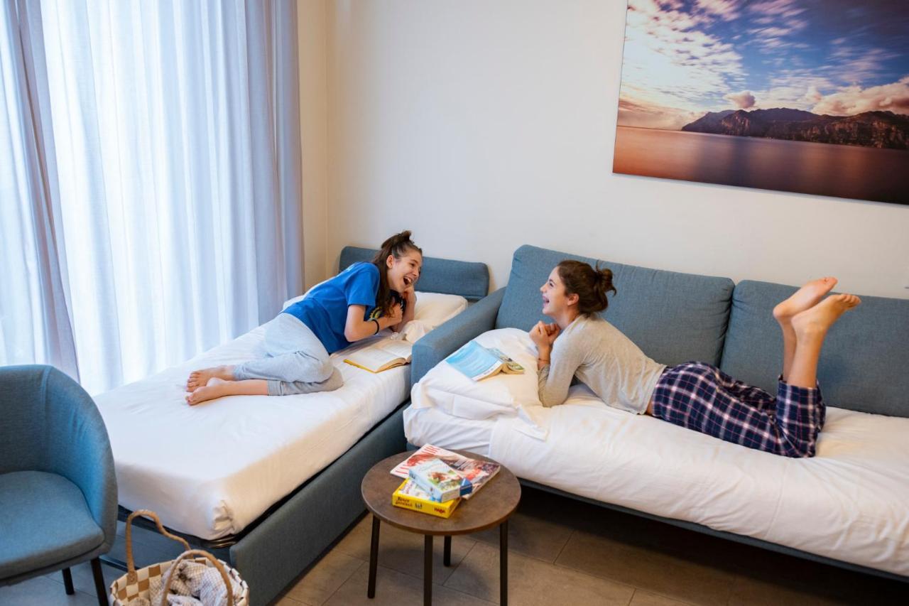 Le Torri Del Garda Familyspa Resort ตอร์รีเดลเบนาโก ภายนอก รูปภาพ