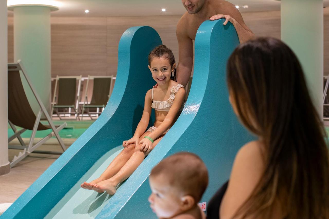 Le Torri Del Garda Familyspa Resort ตอร์รีเดลเบนาโก ภายนอก รูปภาพ